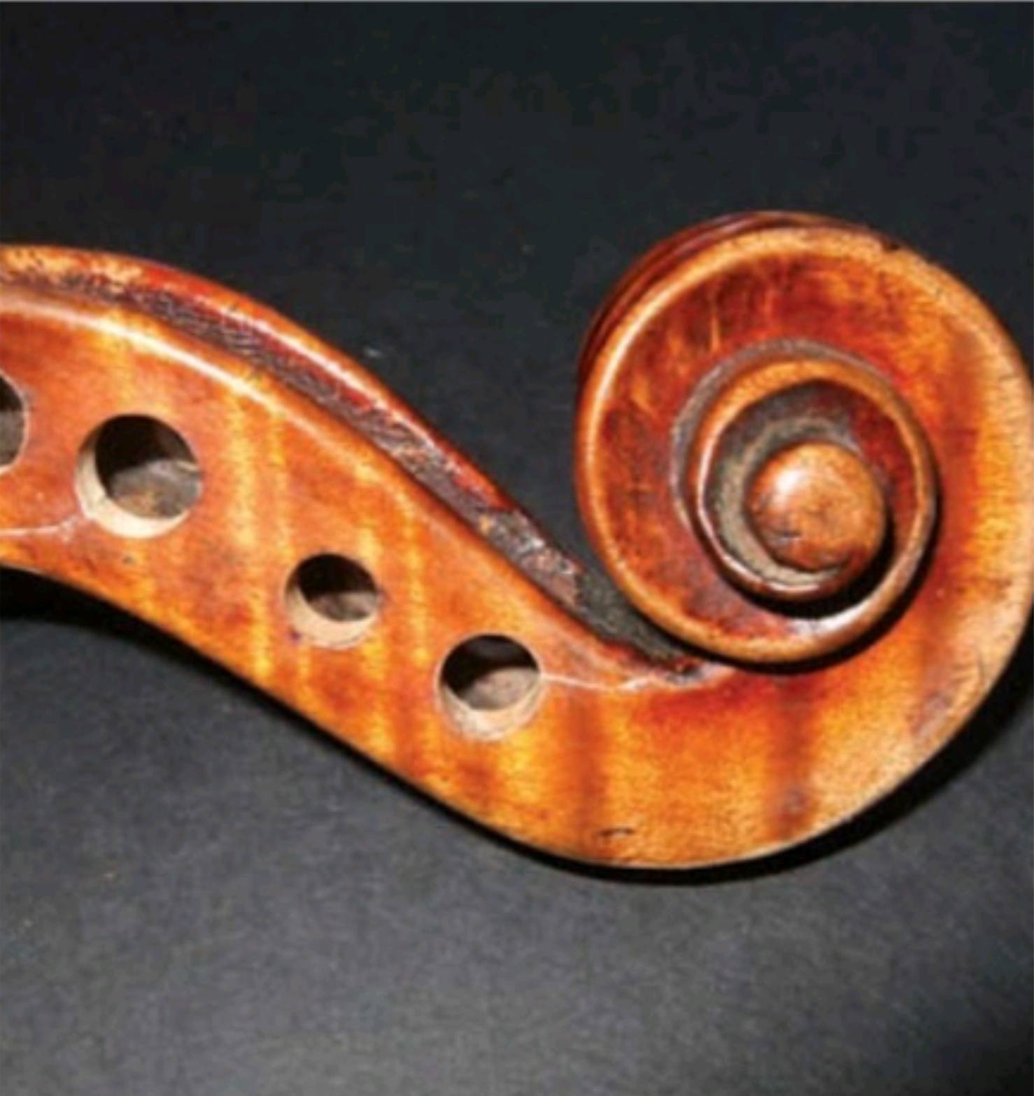 提琴制作的秘密—-一种修复小提琴、中提琴旋轴孔的方法插图